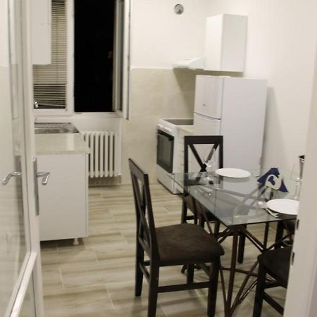 Apartment 51 - Bright, Spacious, Lux 1 Bedroom In The City Center - Stari Grad Belgrád Kültér fotó