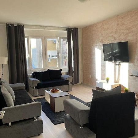 Apartment 51 - Bright, Spacious, Lux 1 Bedroom In The City Center - Stari Grad Belgrád Kültér fotó
